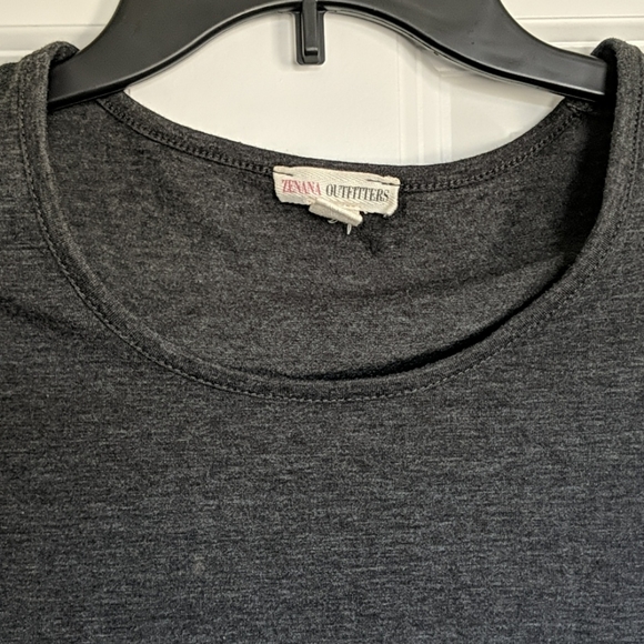 Crop top - Picture 2 of 3